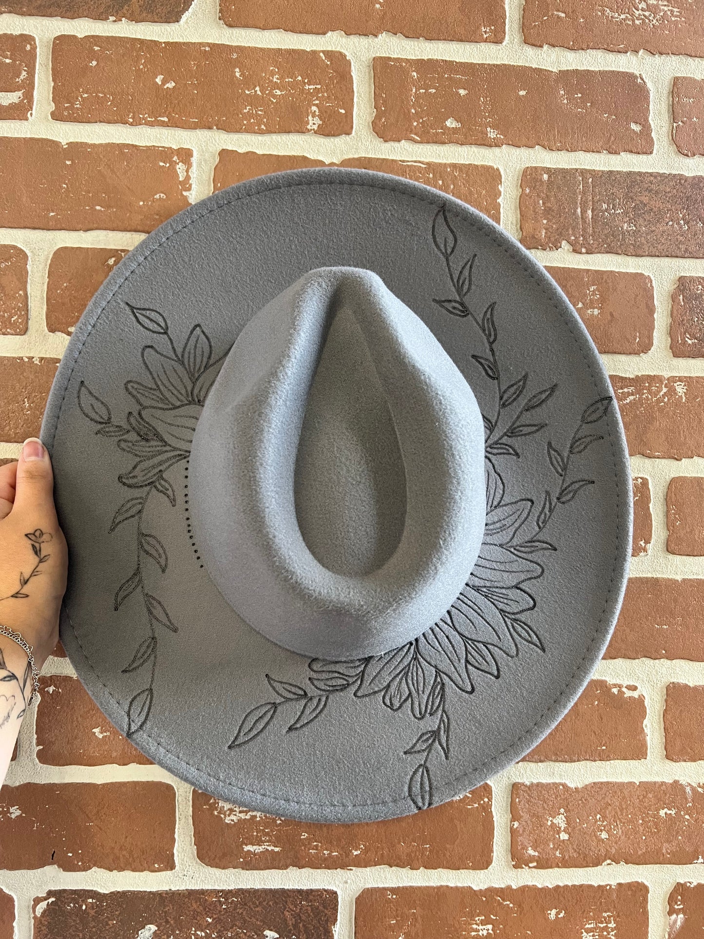 Floral Burnt Hat (Gray)