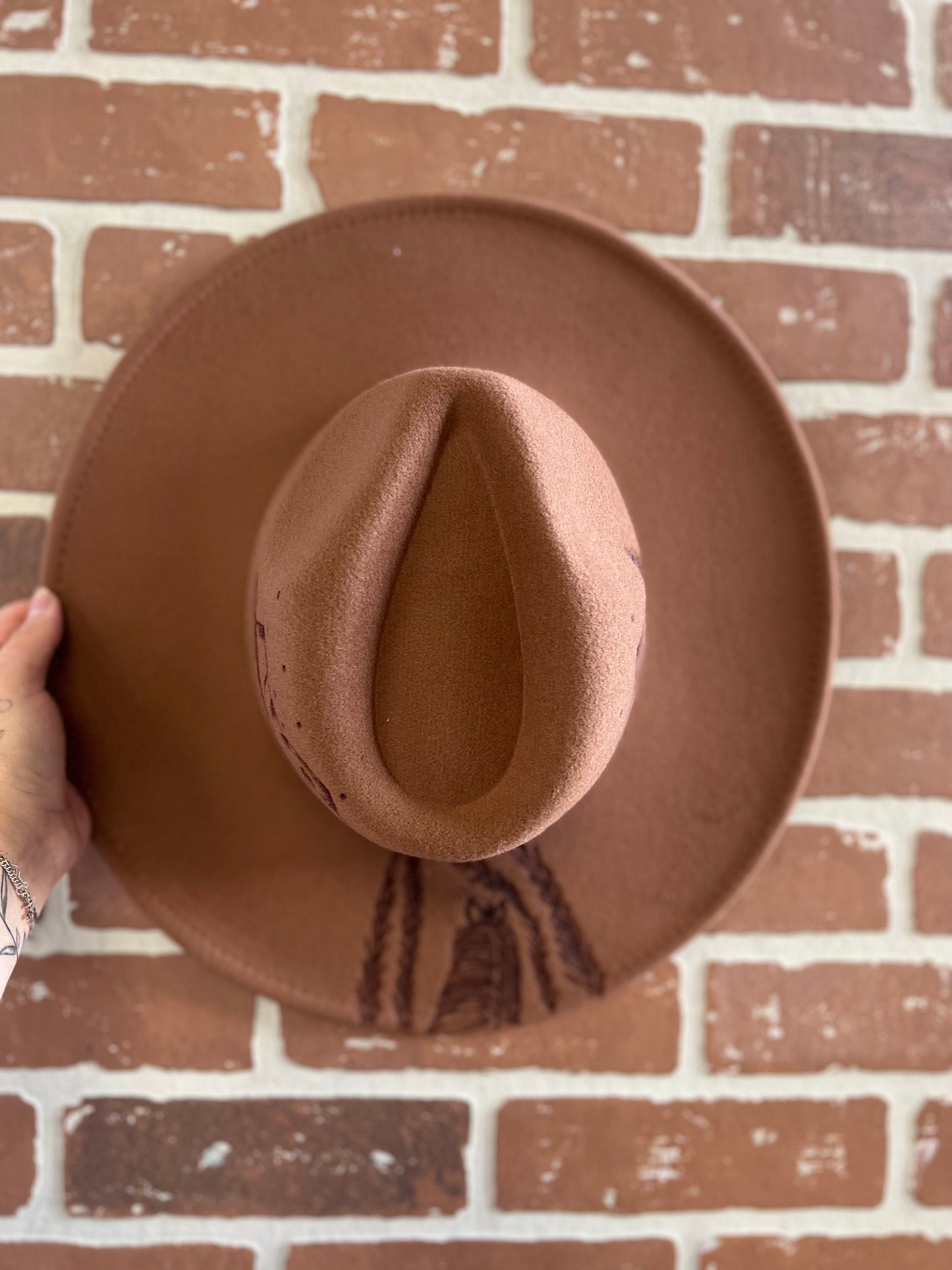 Horse + Mountains Burnt Hat (Medium Brown)